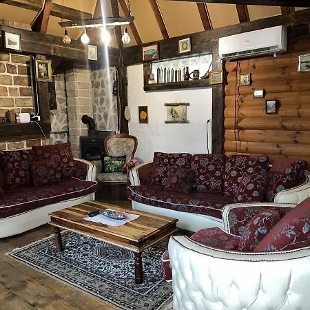 Alpstuga Etno Oaza Near Airport