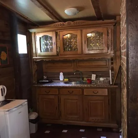 Alpstuga Etno Oaza Near Airport *